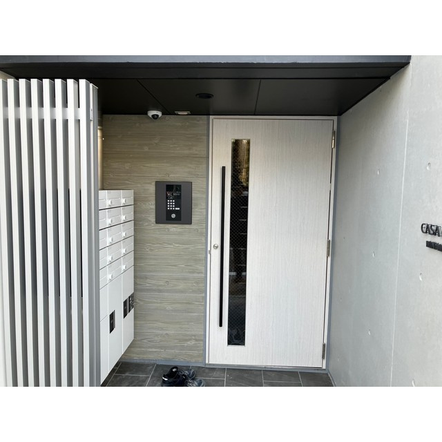 CASA GRAZIE南千住のエントランス