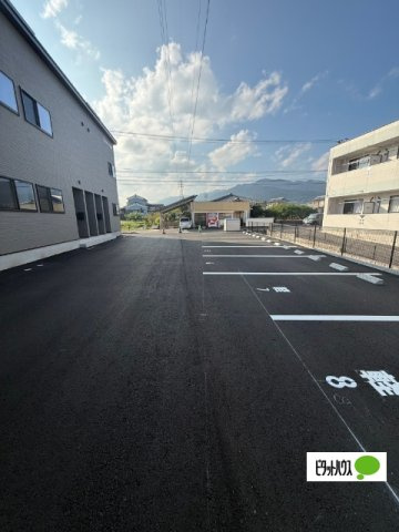 【駐車場】