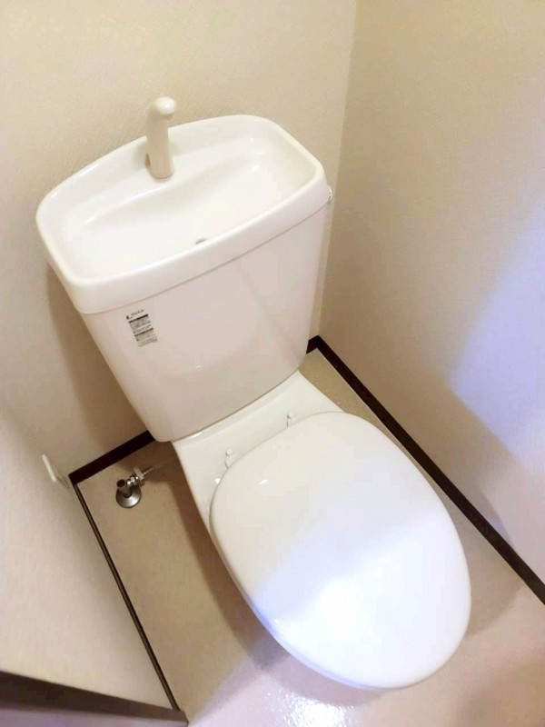 コーモド飯山満のトイレ|清潔感のあるトイレです