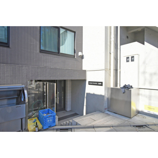 【エントランス】 | GRAN PASEO方南町 | 清潔なエントランスです
