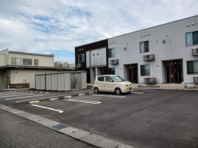 フォルス・レーヴの駐車場|カースペースがあります