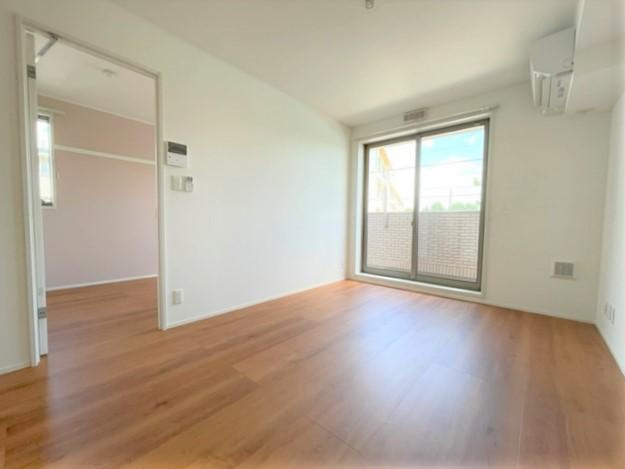 ハーモニー大坂上IIの居間・リビング|使いやすいリビングです