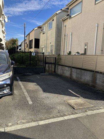 ツインマンション自由が丘駐車場