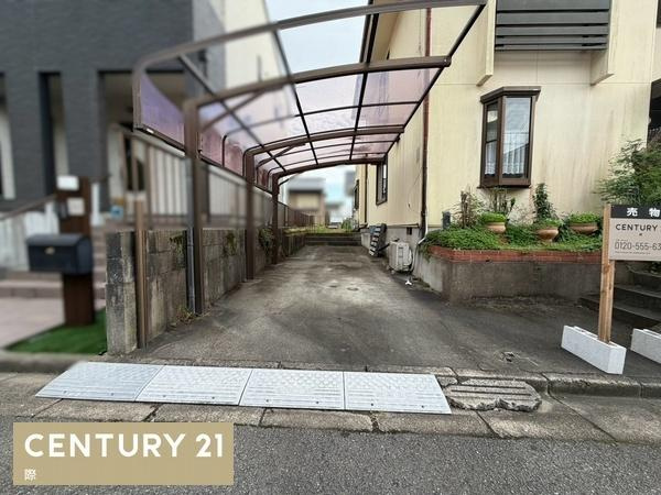 和歌山市木ノ本の中古一戸建の駐車場