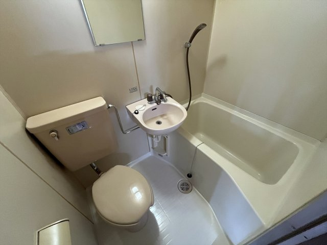 サンジュリアンのトイレ|ゆったりとした空間のトイレです