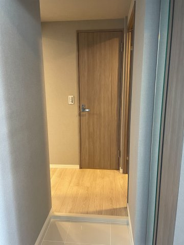 SYNEX KAMEIDOの玄関|※同タイプ参考写真です（カラータイプが異なる場合がございます）