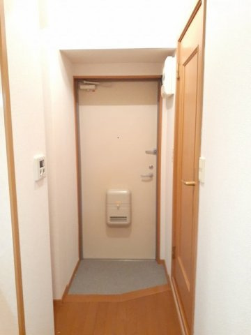ヴィラ　ウィステリアの玄関|きれいな玄関です