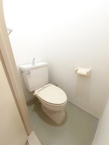クライムラビーンのトイレ|落ち着いた色調のトイレです
