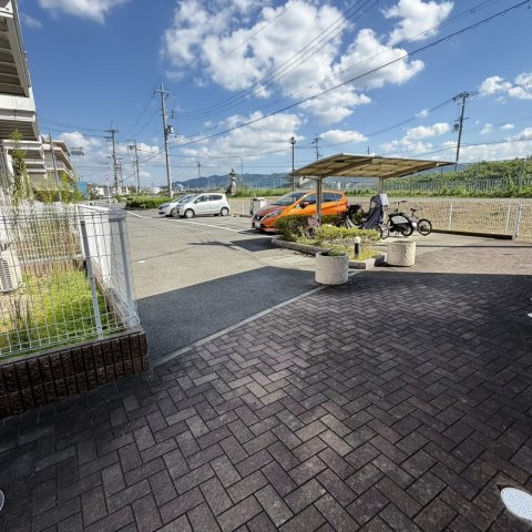 ルシアコート村野の駐車場