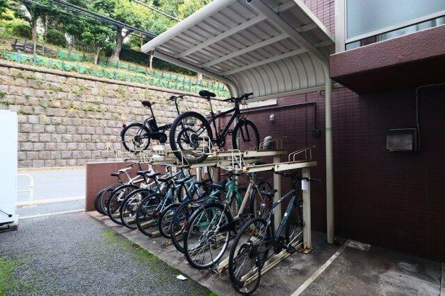 プレール東麻布の駐車場
