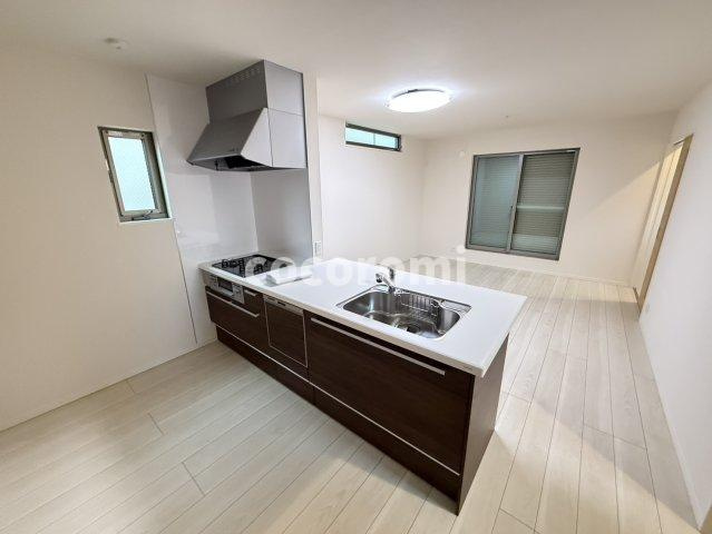 寝屋川市平池町戸建のキッチン