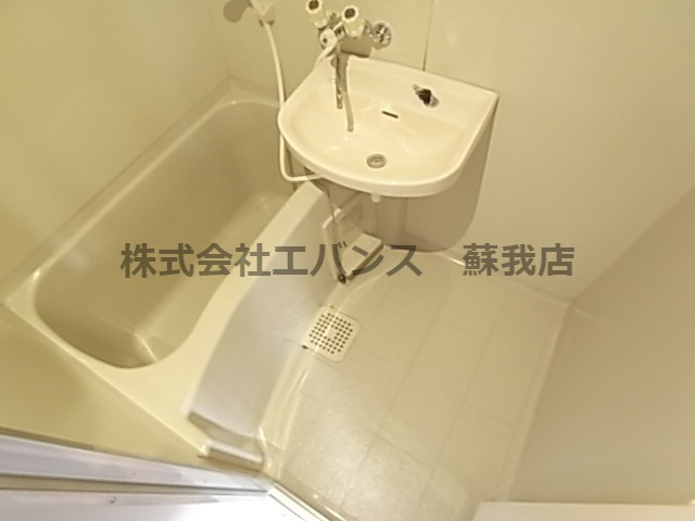 【浴室】 | ホーリーハイツ | 落ち着いた空間のお風呂です