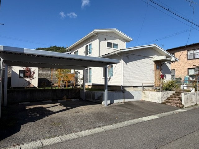 滝沢市鵜飼上山　中古住宅の外観