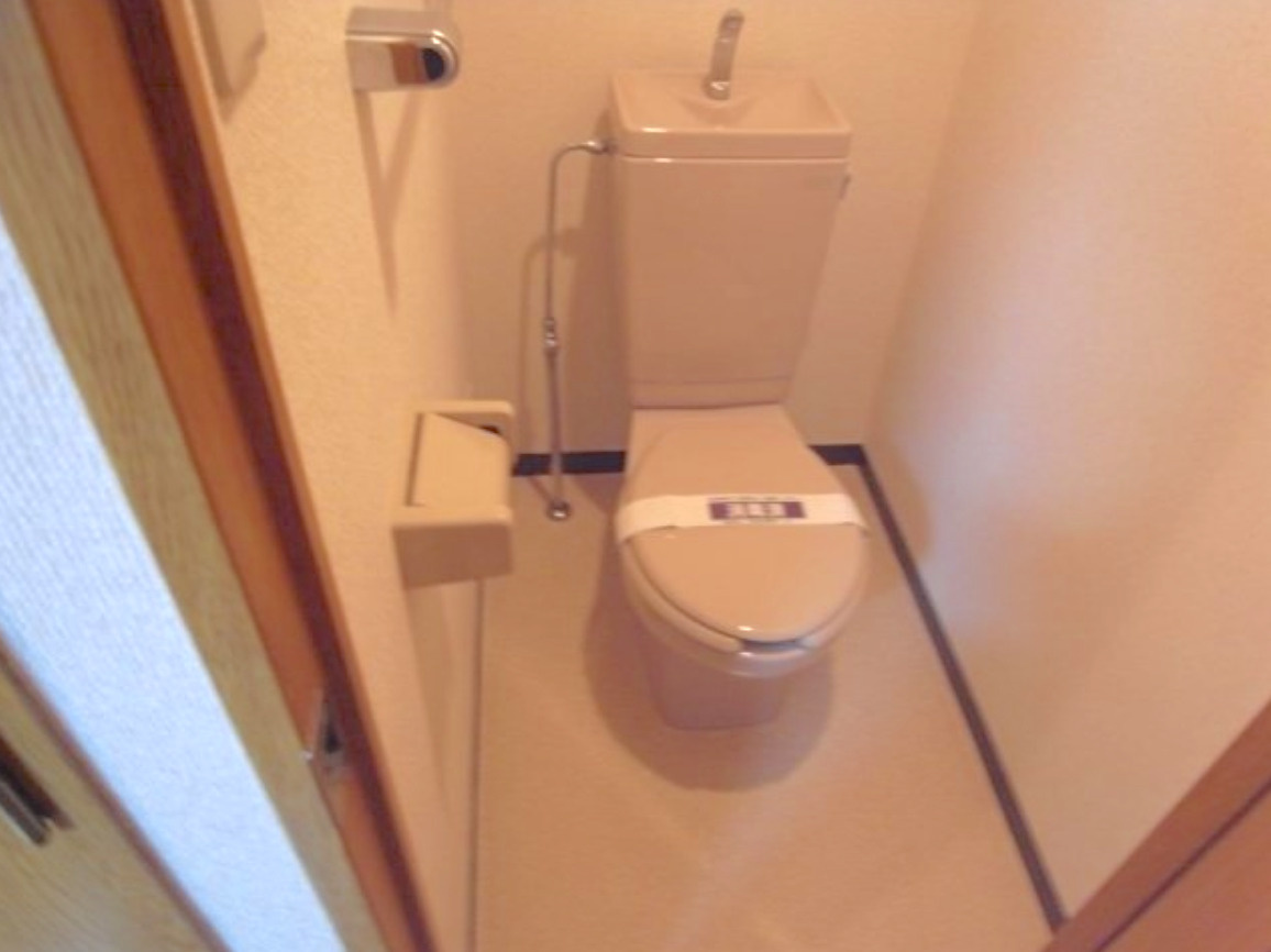 杉並区和田３丁目の賃貸マンションのトイレ|トイレ