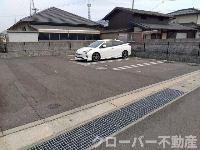 クレイノたちばなの駐車場