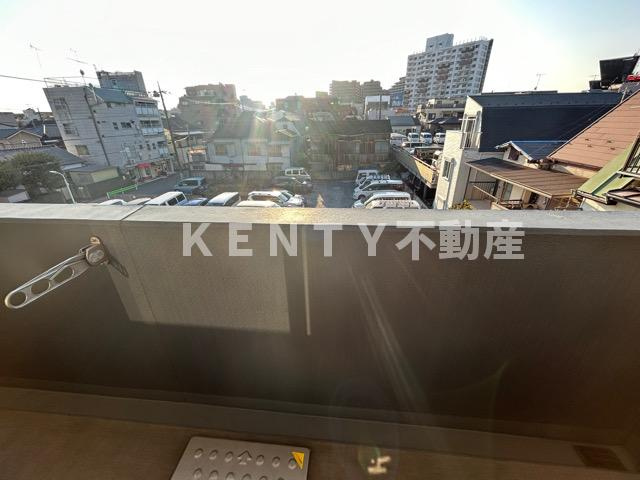 【バルコニー】 | メイクスデザイン池上アジールコート | 暖かな日差しのふりそそぐバルコニー