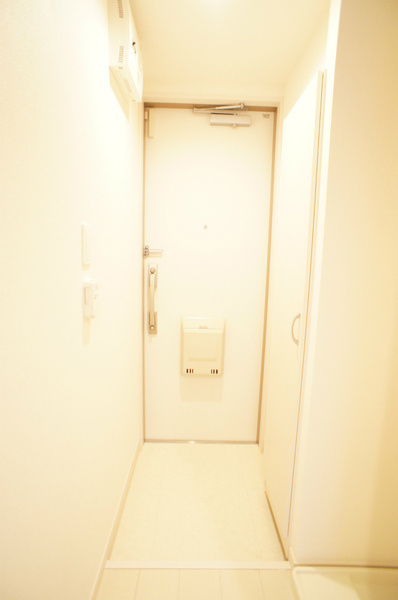 藤沢市辻堂新町２丁目のアパートの玄関