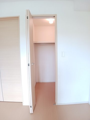 コーポ勢多Ⅵ番館の収納|ちょっとした収納スペースも充実しています