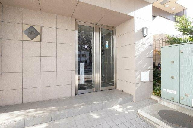 ロイヤルパレス目黒のエントランス