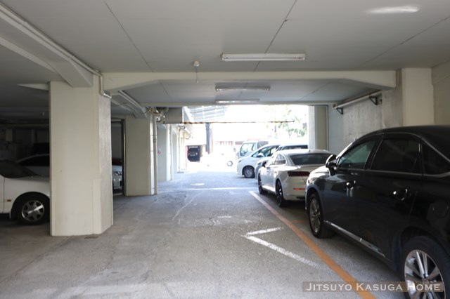 【駐車場】