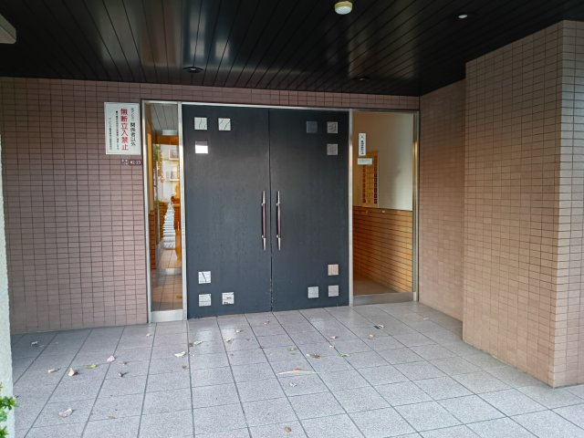 アービング鶴見緑地公園のエントランス
