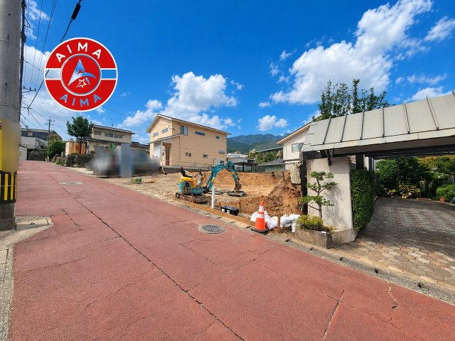 福岡市城南区東油山4丁目第2-2棟（1号棟）の前面道路含む現地写真|見学の時間などお気軽にお問い合わせ下さい。