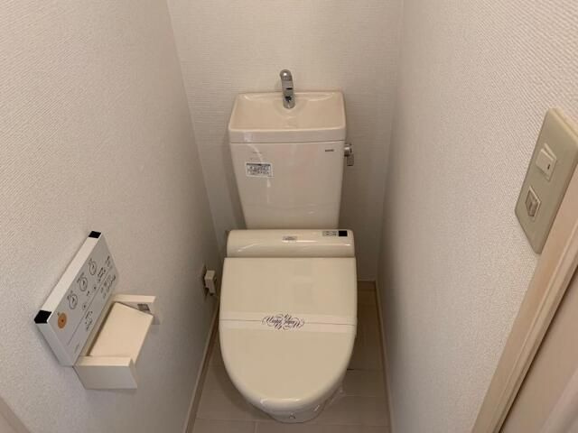 グローリア初穂磯子のトイレ