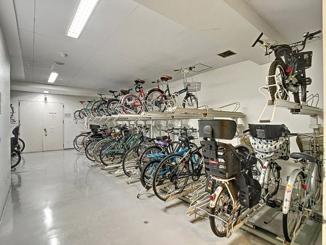 ＹＯＴＳＵＹＡ　ＤＵＰＬＥＸ　Ｄ－Ｒのその他共用部分|駐輪場