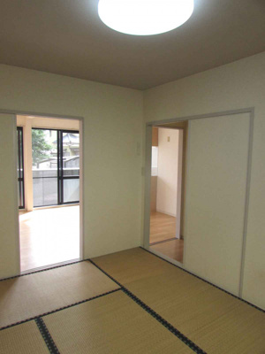 【和室】 | サンハイツＢ | 居室には照明器具を設置しています