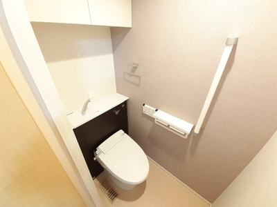 【トイレ】 | コンフォール　ｆ(Ｄ） | ゆったりとした空間のトイレです
