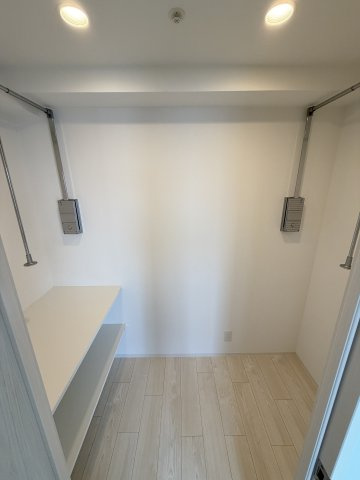 スプランディッド難波WESTⅢの収納