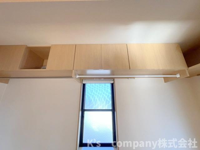 ■平塚市片岡　中古戸建の収納|納戸には整理がしやすい吊戸棚収納が付いています◇