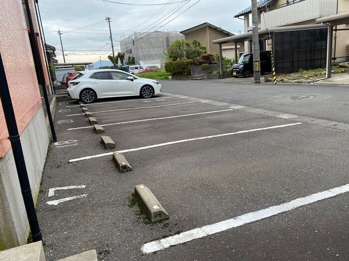 ロイヤルシャトー　A棟の駐車場
