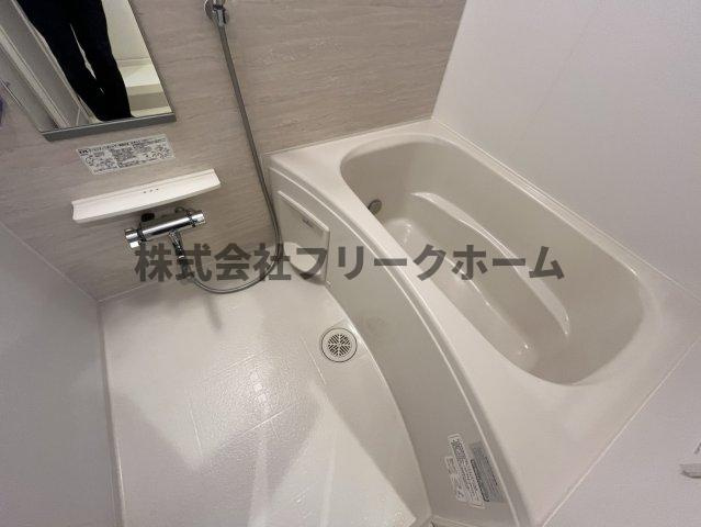 武蔵野市吉祥寺本町２丁目の賃貸マンションの浴室