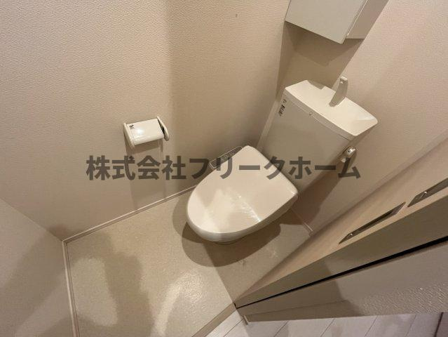 武蔵野市吉祥寺本町２丁目の賃貸マンションのトイレ