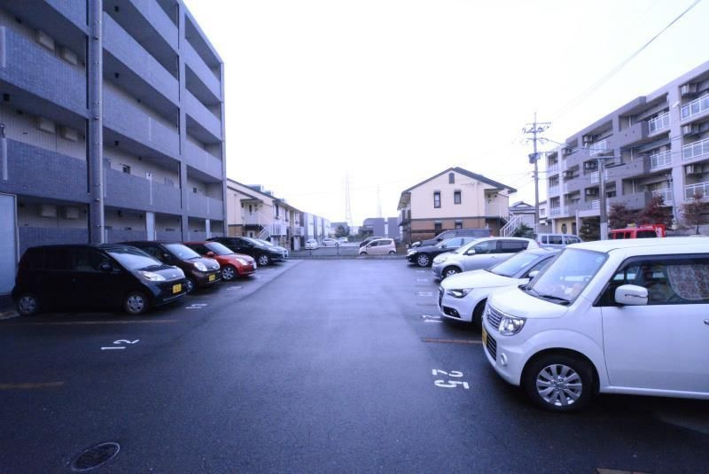 ALLEYII（アレイ　ツー）の駐車場|駐車場に車を止められます