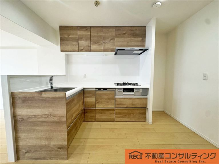 セントラルハイツ灘パートⅤのキッチン|徒歩10分圏内にスーパー・コンビニ多数あり！