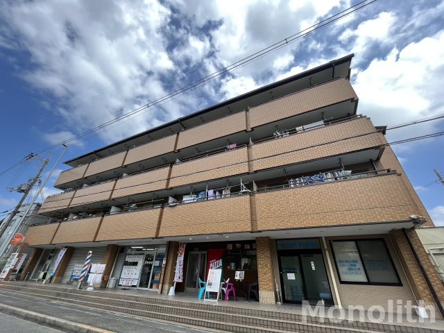 シャトー原山台の外観