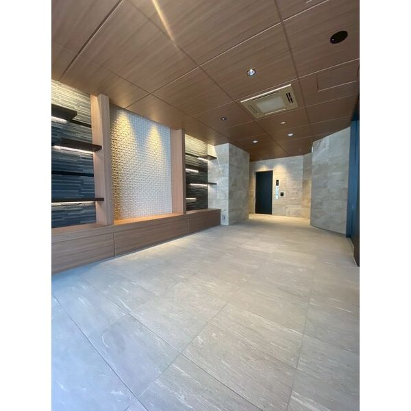 ルフォンプログレ新町のロビー