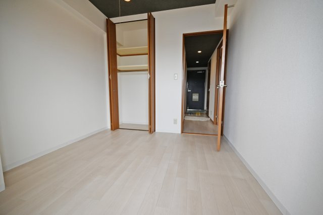 ペルル加島の収納|4.7帖の子供部屋には、クローゼットも完備しており、衣類や小物をすっきり収納できます。