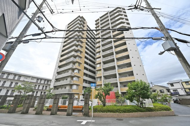 ペルル加島の外観|JR東西線「加島」駅徒歩2分、2026年4月リフォーム済み物件です。いつでも室内を見学して頂けますので、見学をご希望の方はお気軽にお問い合わせください。