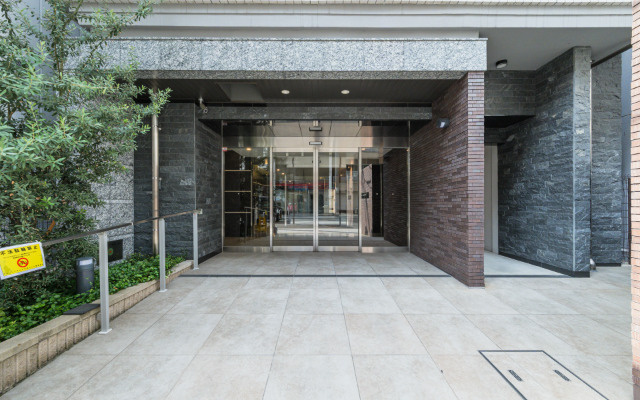 フォーリアライズ本町レクスのエントランス