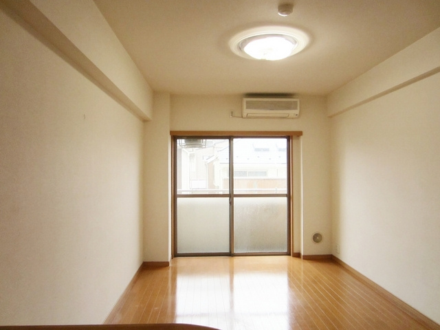 サンライズ中十条の洋室|ゆったりした広さが魅力のお部屋です♪