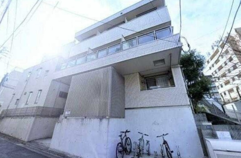 ラスパセス代々木の外観