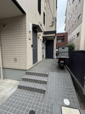 Oフラットのエントランス