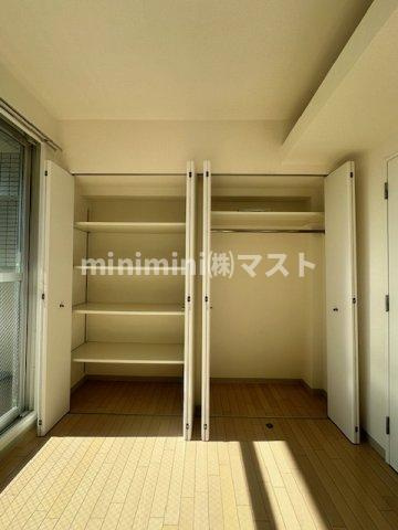 コスモリード谷町六丁目（旧ドゥーエ谷町）の収納