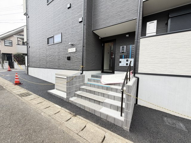 Lavage 上本郷のエントランス