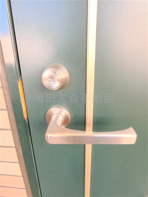 チェアーズ鵜の木の玄関