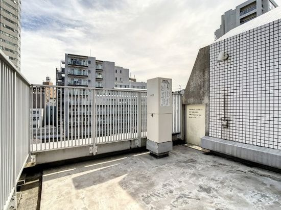 ＹＯＴＳＵＹＡ　ＤＵＰＬＥＸ　Ｄ－Ｒのバルコニー