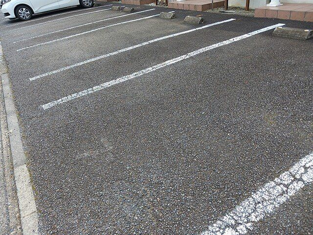 ベルクの駐車場|駐車場があります